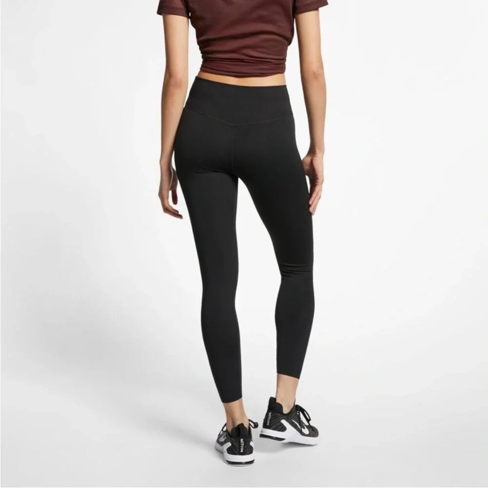 Nike Black High-Waisted Women's Leggings